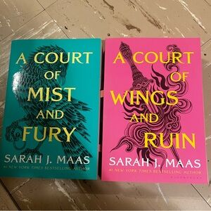 ACOTAR BOOK SERIES: A Court of wings and Ruin + A court of mist and fury 2 books